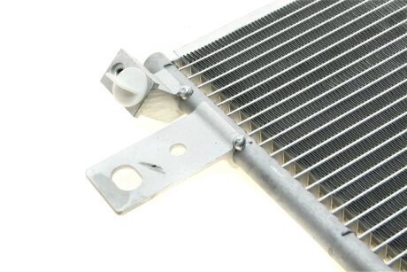 Конденсатор (радіатор) кондиціонера valeo phc 822550