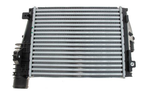 Радіатор інтеркулера valeo phc 818304 на Ситроен Спейстур
