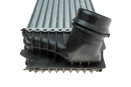 Радиатор интеркулера valeo phc 818367