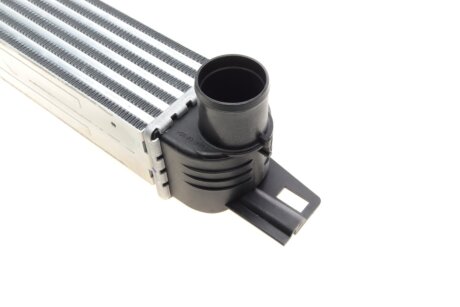 Радіатор інтеркулера valeo phc 818545