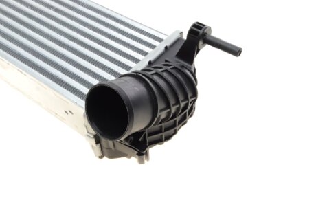 Радиатор интеркулера valeo phc 818584