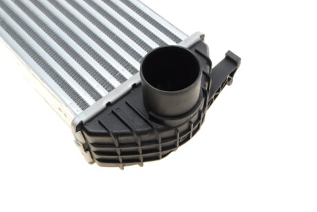 Радиатор интеркулера valeo phc 818584