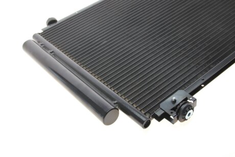 Конденсор кондиционера AVENSIS 16i/18i/20D4d 03- van Wezel 53005392