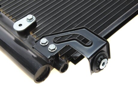 Радіатор кондиціонера TOYOTA AVENSIS/ COROLLA 20D4d/22D4d 05- van Wezel 53005394