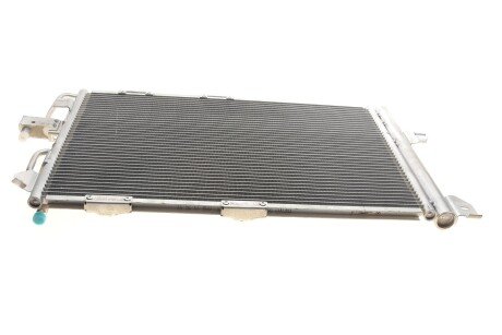 Конденсор кондиционера ASTRA G/ZAFIRA MT/AT 02- van Wezel 37005326