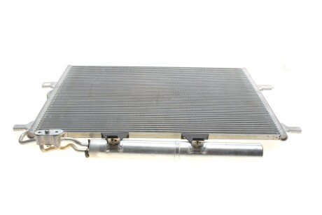 Конденсор кондиционера MBW211 E200>500 02- MT/AT van Wezel 30005307
