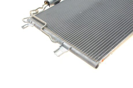 Конденсор кондиционера MBW211 E200>500 02- MT/AT van Wezel 30005307