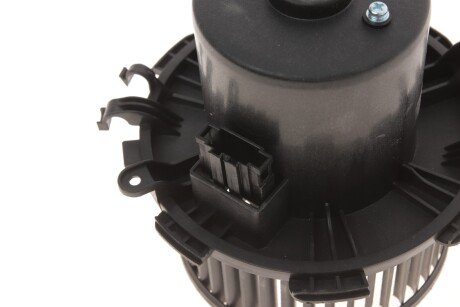 Моторчик (вентилятор) пічки van Wezel 4387773