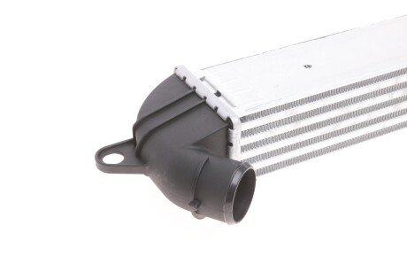 Радиатор интеркулера van Wezel 17004271