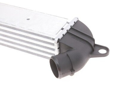 Радиатор интеркулера van Wezel 17004271