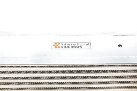 Радиатор интеркулера van Wezel 17004388