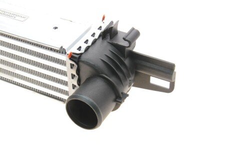 Радиатор интеркулера van Wezel 17004388