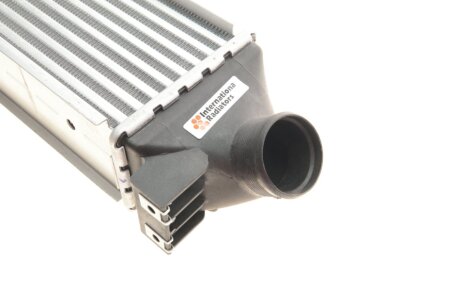 Радиатор интеркулера van Wezel 18004315