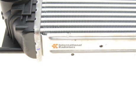 Радиатор интеркулера van Wezel 30004582