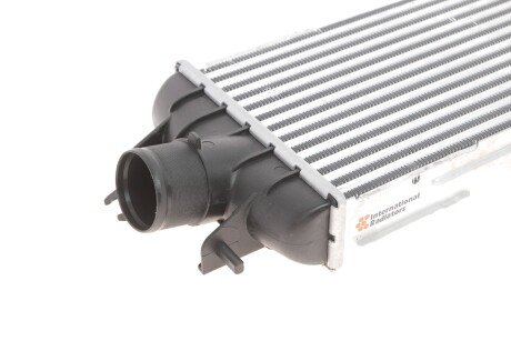 Радиатор интеркулера van Wezel 43004358