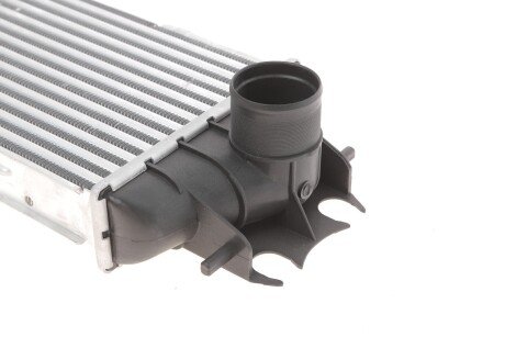 Радиатор интеркулера van Wezel 43004358