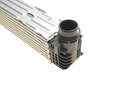 Радиатор интеркулера van Wezel 43004413