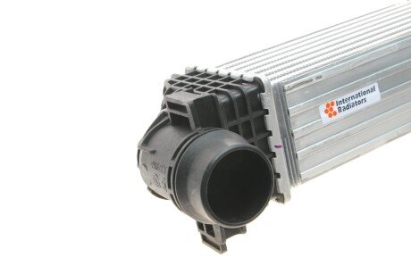 Радиатор интеркулера van Wezel 43004614