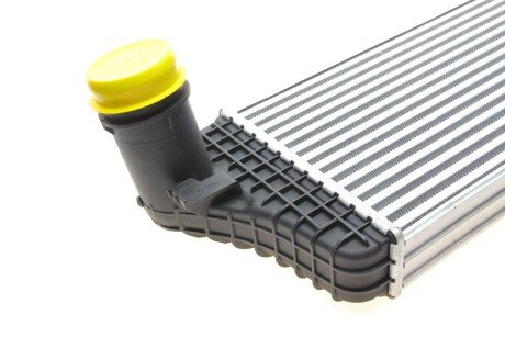 Радиатор интеркулера van Wezel 58004313