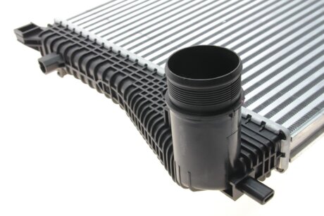 Радиатор интеркулера van Wezel 58014702