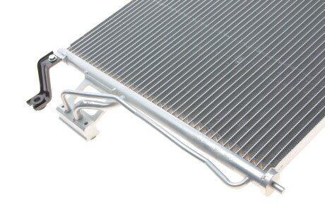 Радиатор кондиционера HYUNDAI Santa Fe [MK II] (2006->) (пр-воVan Wezel) van Wezel 82005175