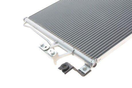 Радиатор кондиционера HYUNDAI Santa Fe [MK II] (2006->) (пр-воVan Wezel) van Wezel 82005175