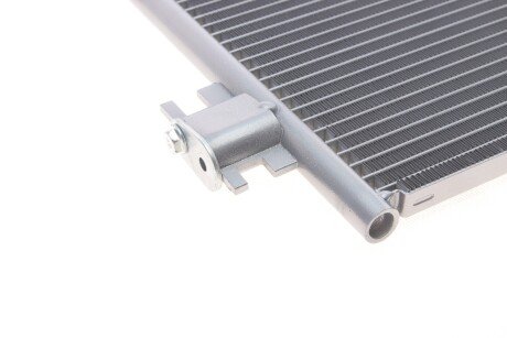 Радиатор кондиционера NISSAN X-TRAIL/ QASHQAI van Wezel 33005422