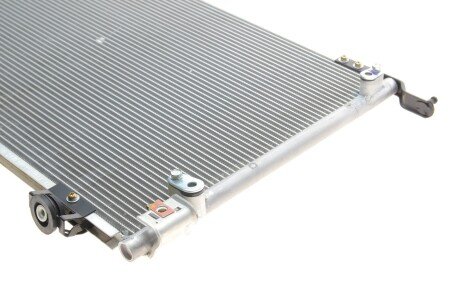 Радіатор кондиціонера TOYOTA AVENSIS 20/24 16V M/A 03- van Wezel 53005393