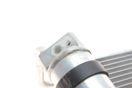 Радіатор кондиціонера van Wezel 13015281