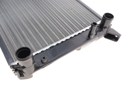 Радиатор охлаждения двигателя van Wezel 03002028