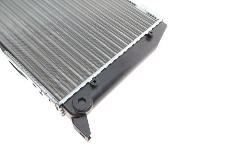 Радиатор охлаждения двигателя van Wezel 03002047