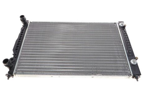 Радіатор охолодження двигуна van Wezel 03002122