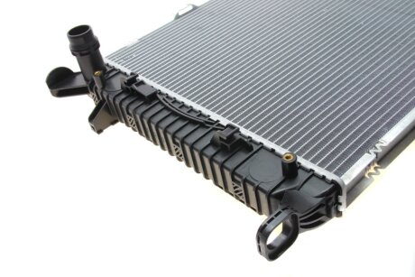 Радиатор охлаждения двигателя van Wezel 03002290