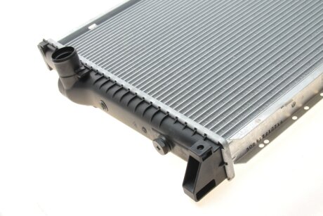 Радиатор охлаждения двигателя van Wezel 06002124