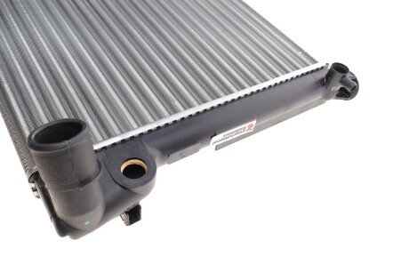 Радіатор охолодження двигуна van Wezel 09002153