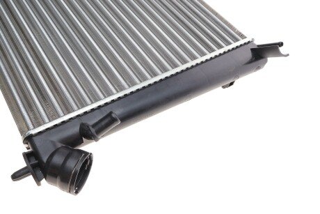 Радіатор охолодження двигуна van Wezel 09002153