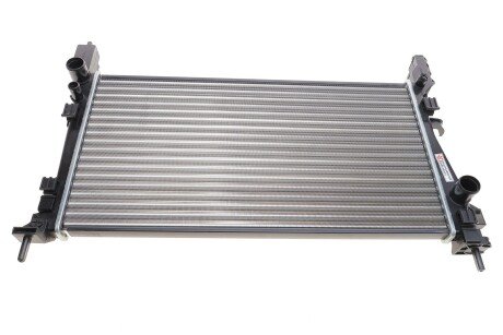 Радиатор охлаждения двигателя van Wezel 17002380
