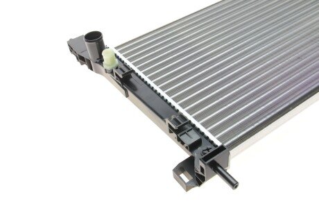 Радиатор охлаждения двигателя van Wezel 17002385