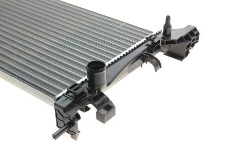 Радиатор охлаждения двигателя van Wezel 17002385