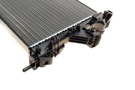 Радіатор охолодження двигуна van Wezel 17002453