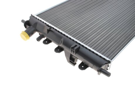 Радіатор охолодження двигуна van Wezel 18002151