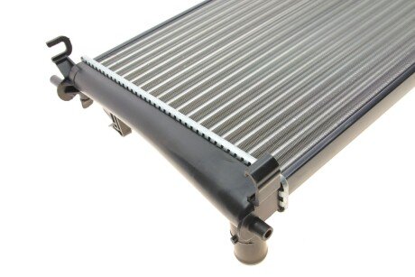 Радиатор охлаждения двигателя van Wezel 18002325