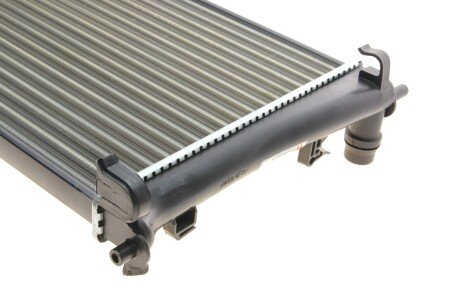 Радиатор охлаждения двигателя van Wezel 18002325