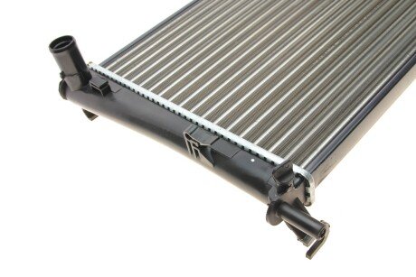 Радиатор охлаждения двигателя van Wezel 18002325