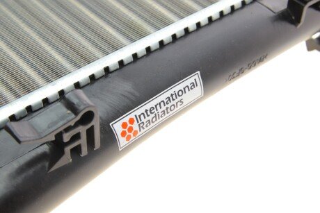 Радиатор охлаждения двигателя van Wezel 18002325