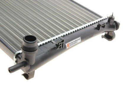 Радиатор охлаждения двигателя van Wezel 18002325