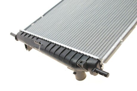 Радіатор охолодження двигуна van Wezel 18002335