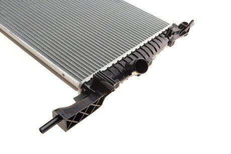 Радиатор охлаждения двигателя van Wezel 18002404