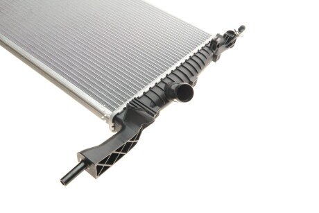 Радіатор охолодження двигуна van Wezel 18002405