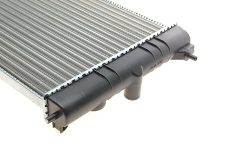 Радиатор охлаждения двигателя van Wezel 37002119